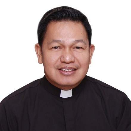 Fr. Carlos C. <br>Ida